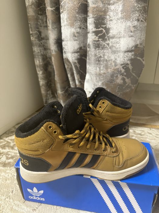 Продам кросовки 42 р, Adidas оригинал(еврозима)