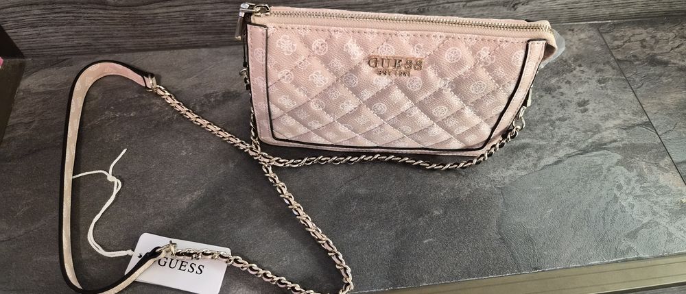 Нова чанта GUESS
