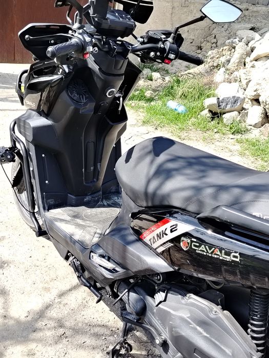 Skuter tank2 sotiladi