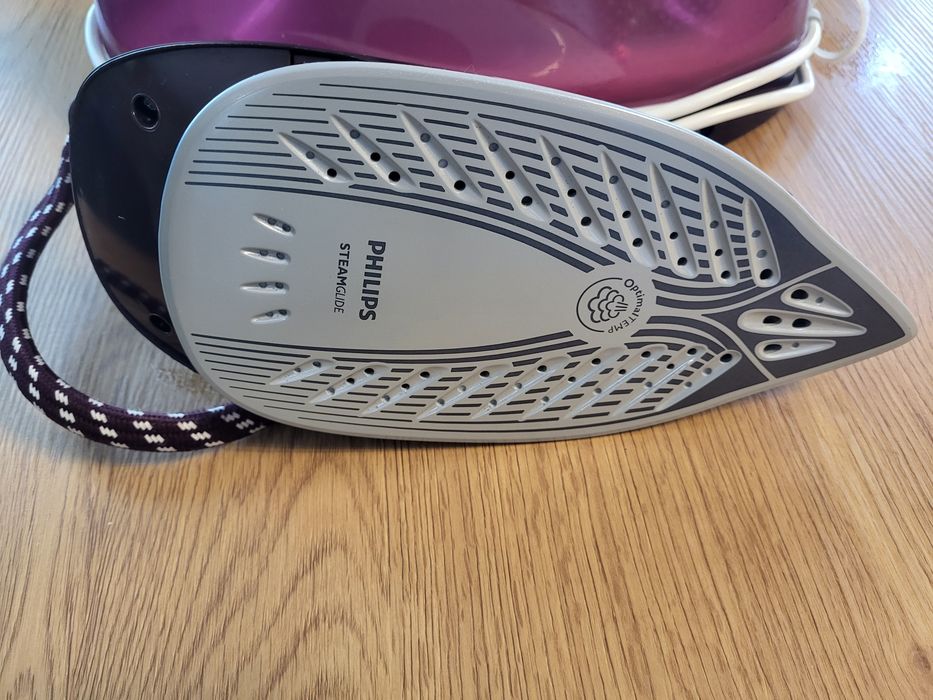 Statie de calcat PHILIPS PerfectCare Compact