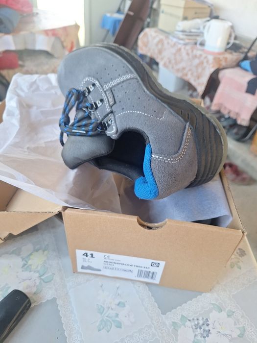 Pantofi protectie  , noi !