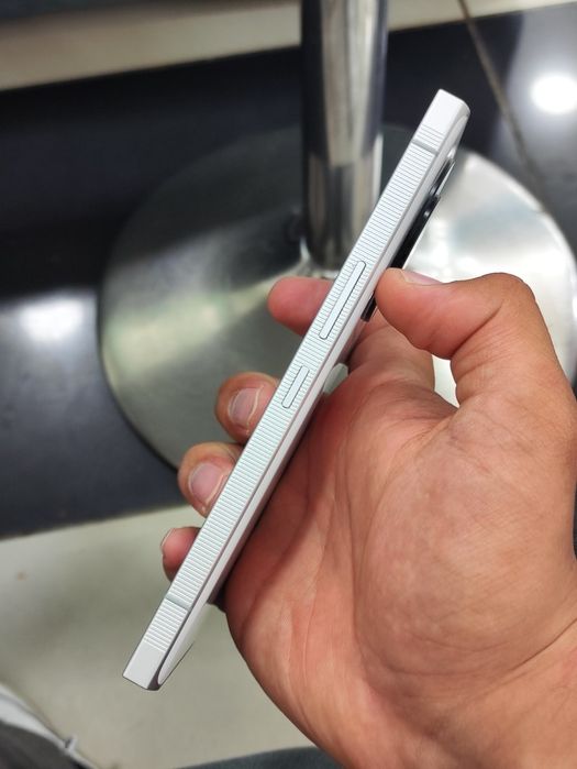 Leuca Leitz Phone 2