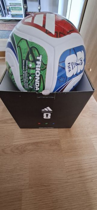 Minge originala adidas trionda