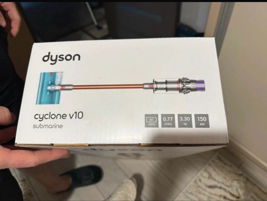 Aspirator vertical fara fir Dyson V10 Cyclone Submarine