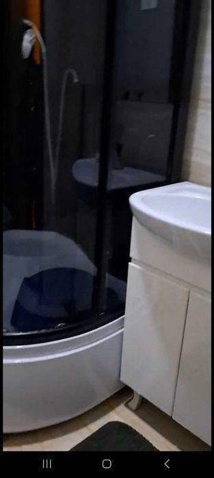 Продается 3/5/8 на улице Иззат жк "Азия Хаус" 76 кв