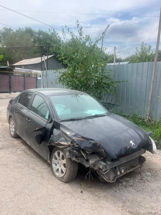 Автомобиль Peugeot