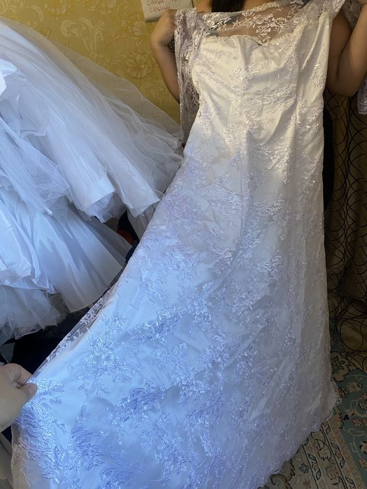 Продам свадебное платье новое