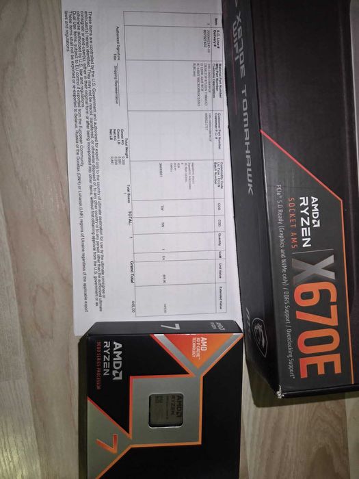 Procesor Ryzen 7 9800x3D + Placa de bază MSI X670E Tomahawk WI-FI AM5