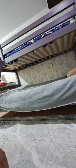 Продам двухярусную кровать