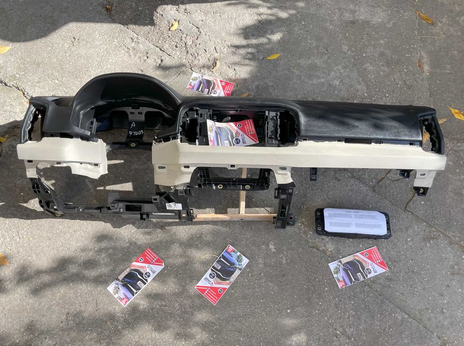 Skoda KAROQ plansa de bord doua culori - kit airbag - set centuri