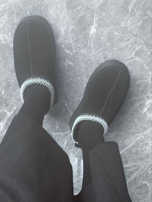 Продам угги новые