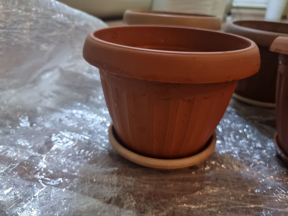 Продам горшки для цветов