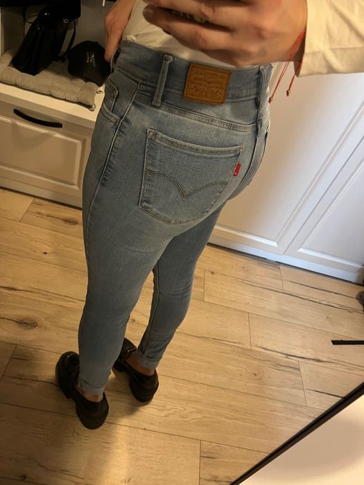 Blugi Levi’s damă