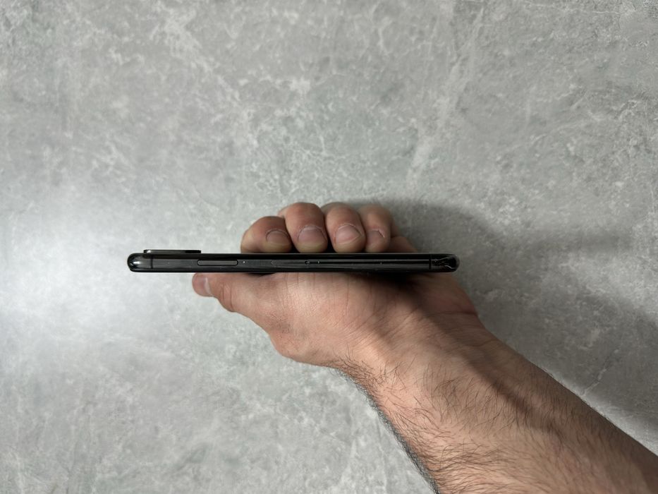 iPhone Xs 64GB Space Gray