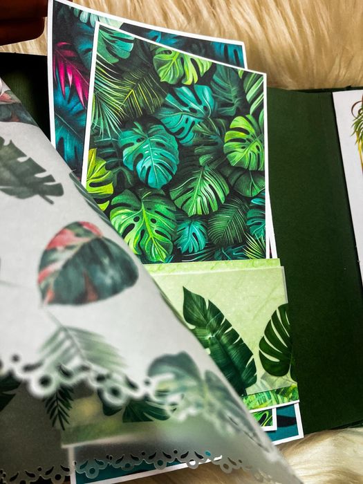 Бебешки дневник в тъмно кадифено зелено