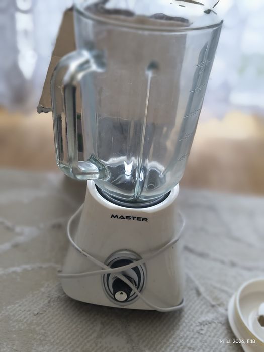 Blender cu pahar de sticlă