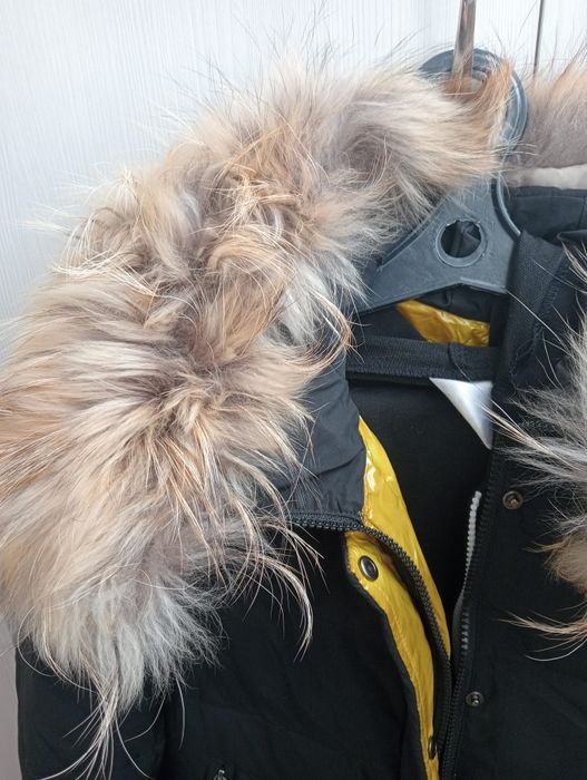 Пуховик с натуральной опушкой