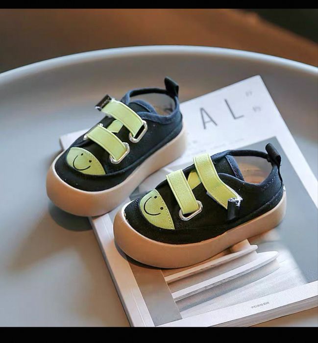 Продам детские новые кеды!