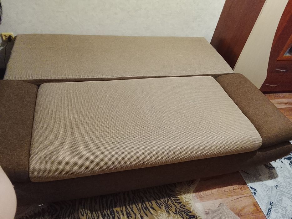 Продам диван. 20т.