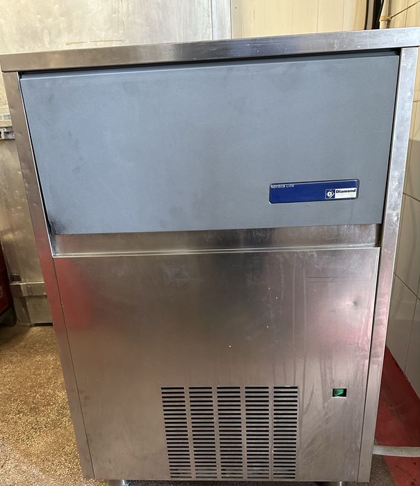 Masina fulgi de gheata