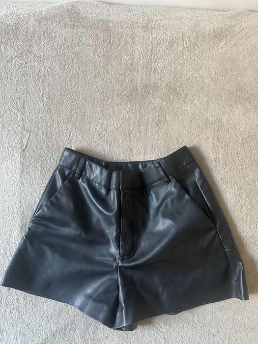 Кожени панталонки-Zara.