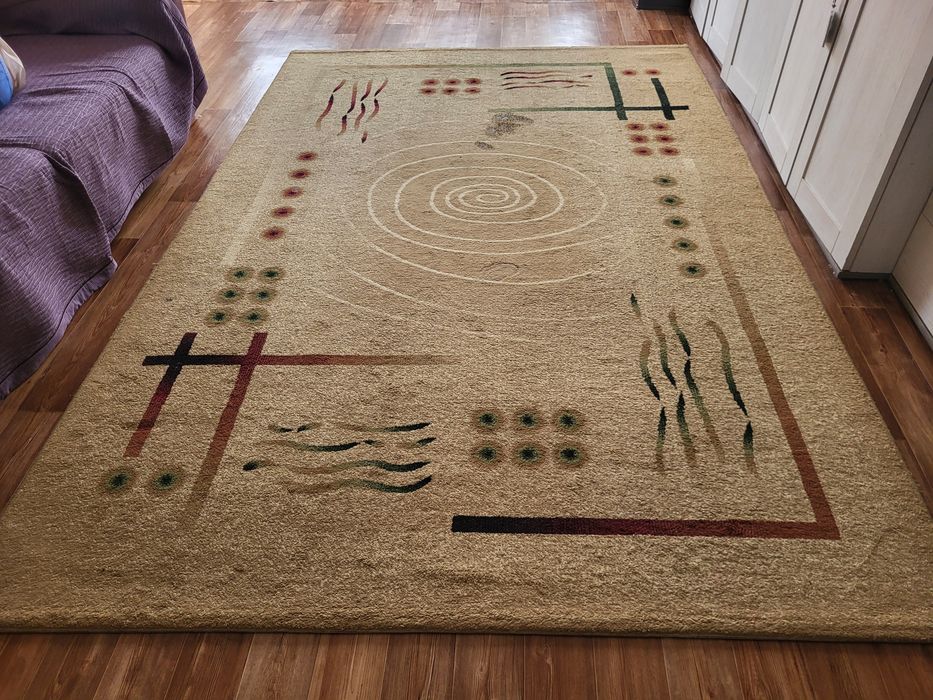 Ковер в хорошем состоянии