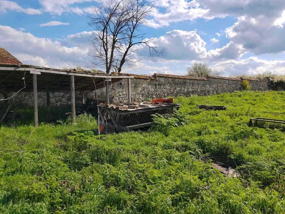 Продавам къща с.Ботево