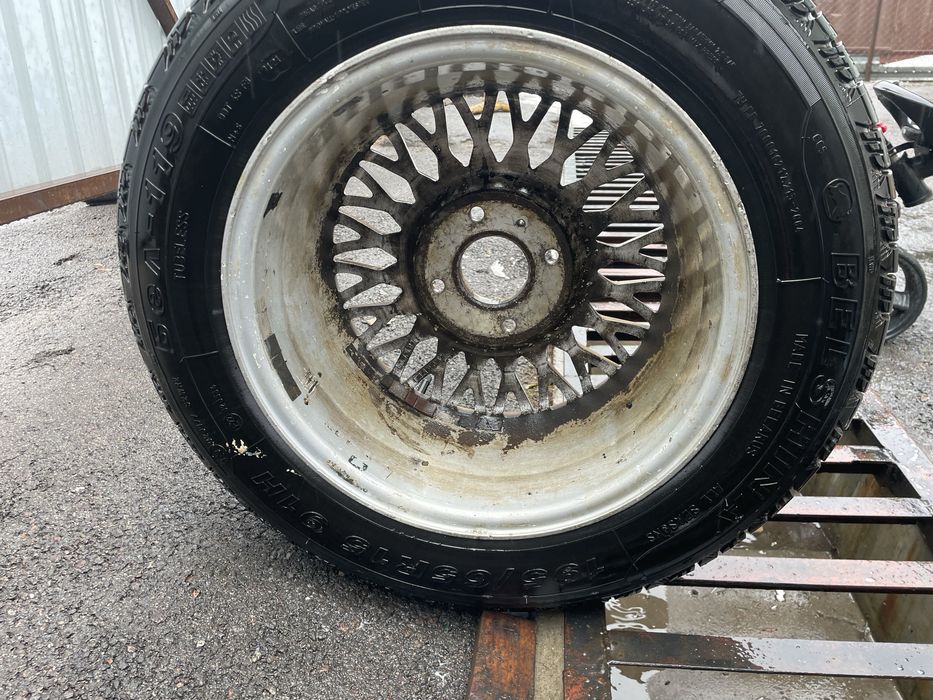 Продам срочно резина почти новый