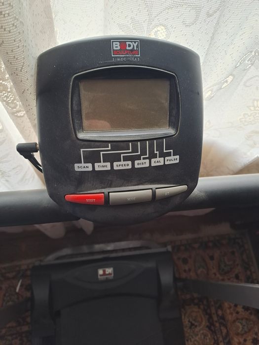Bandă alergat și bicicletă electrică
