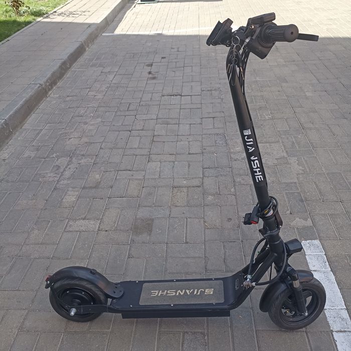 Продам электросамокат JIANCHE