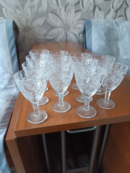 Хрустальная рюмка