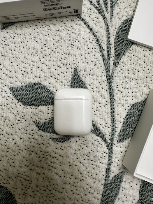 Наушники AirPods