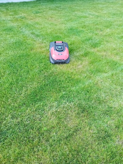 Робот за косене на трева