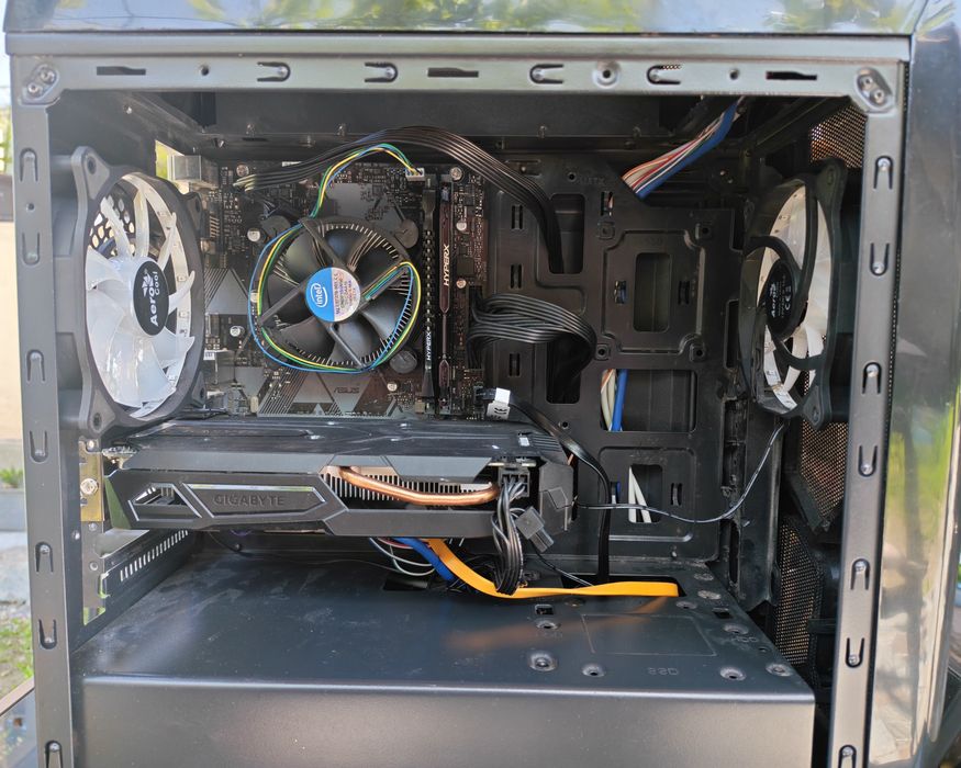 Vând PC i5 9400f + 16gb + GTX 1050Ti
