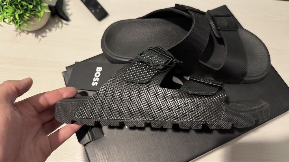 Papuci,saboți Hugo BOSS surfley ,nr.41