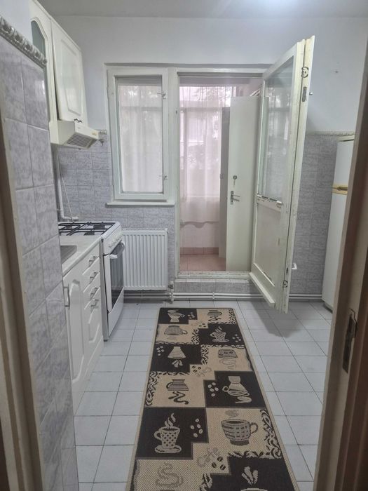 Inchiriez apartament