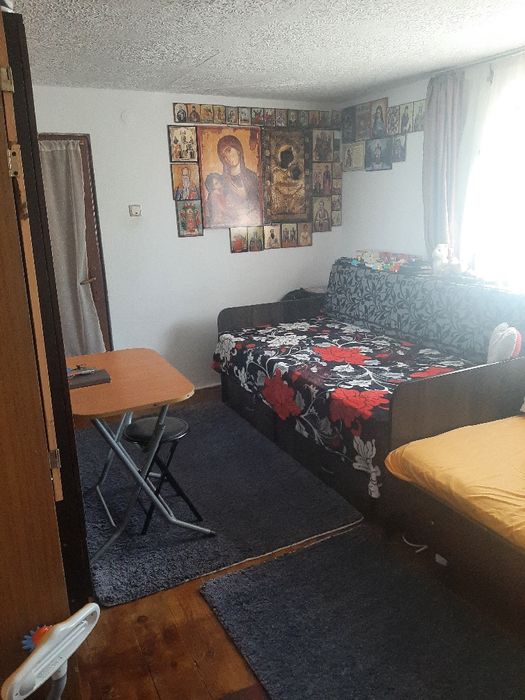 Casa și teren de vânzare