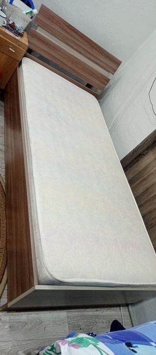 Продам стенку, шкаф, кровать