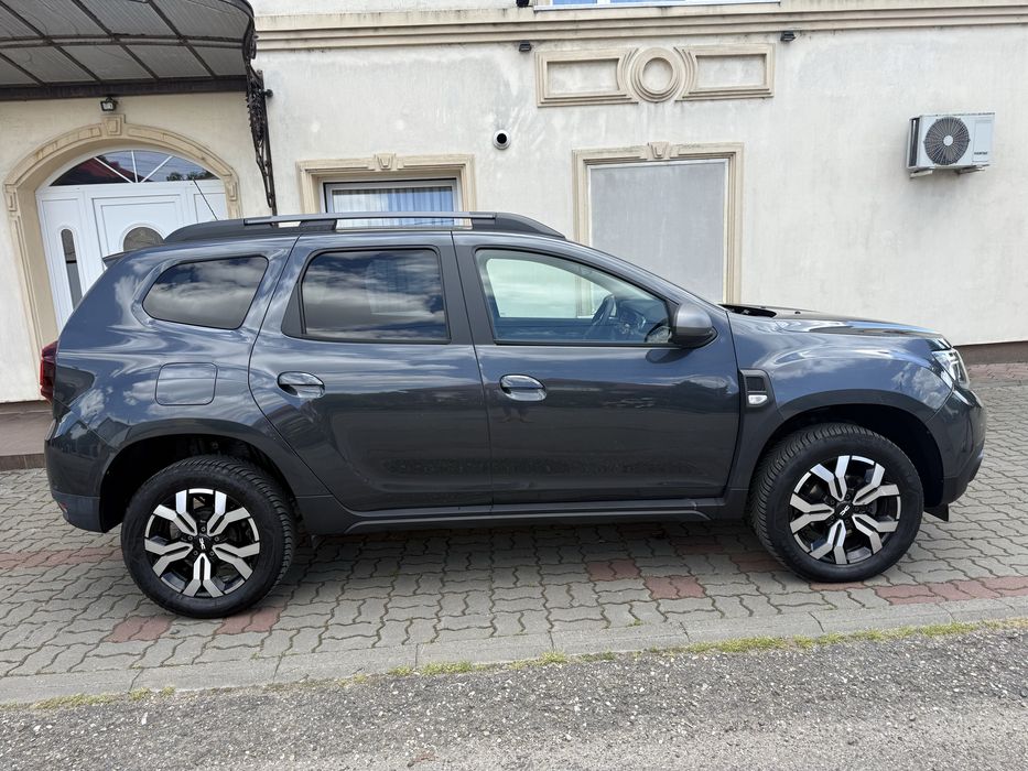 DACIA DUSTER 4 x 4 benzina 150 cp climatronic camera 360 navi jenti full