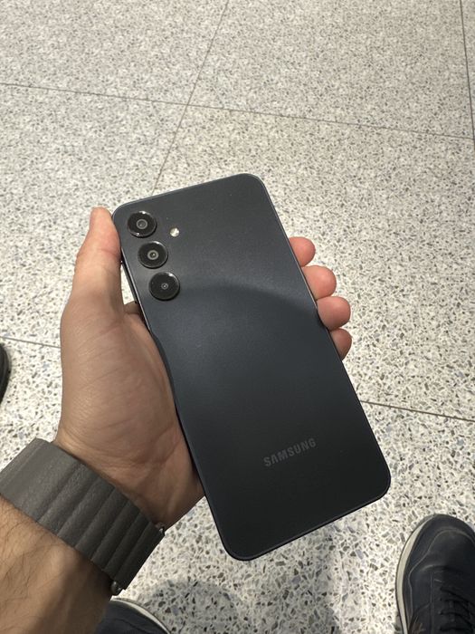 Samsung A16 Xolati ideyal Karopka dakumet bor 2 oy ishlatlgan