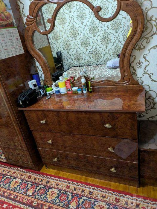 Спальный гарнитур