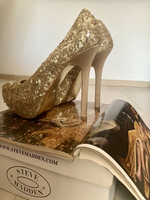Pantofi Steve Madden din piele,  aurii cu paiete