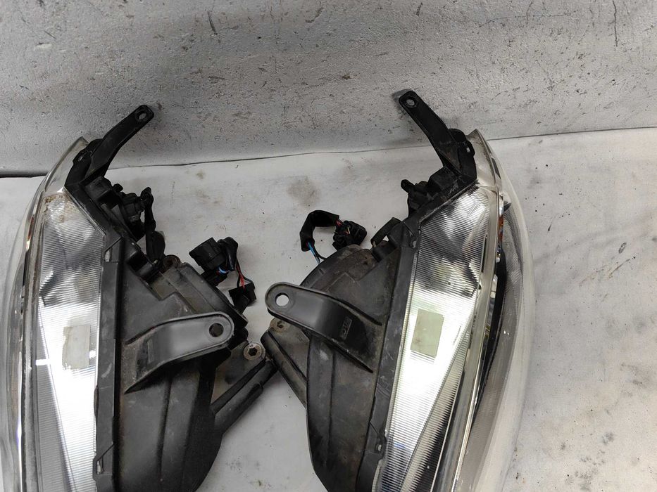 Оригинални фарове Мазда 2  Mazda 2