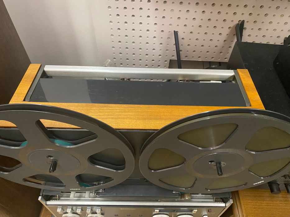 Аудио Техника Revox от три части