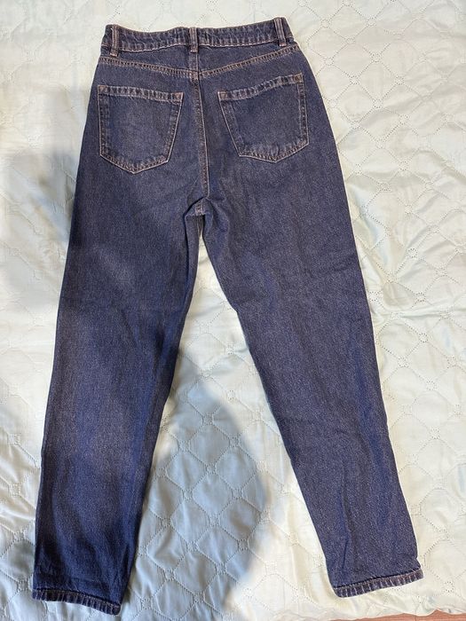 Продавам тъмносини дънки