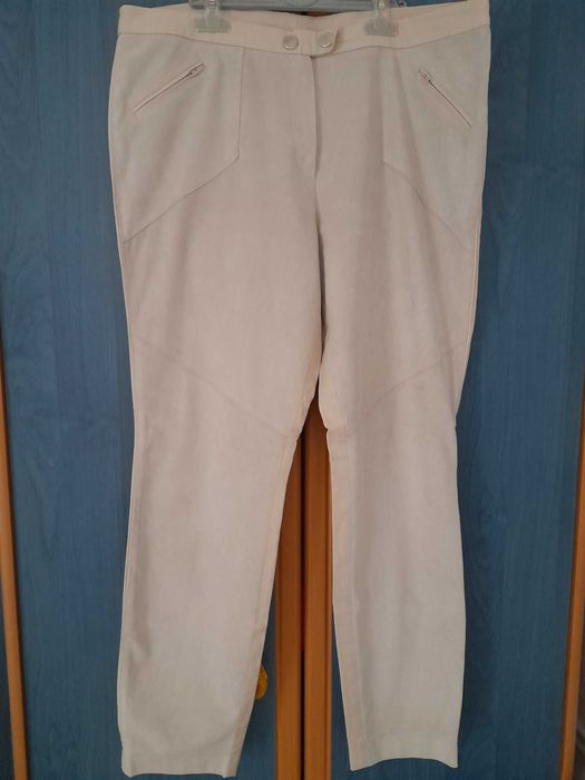 Pantaloni de dama, culoare bej, marime 42