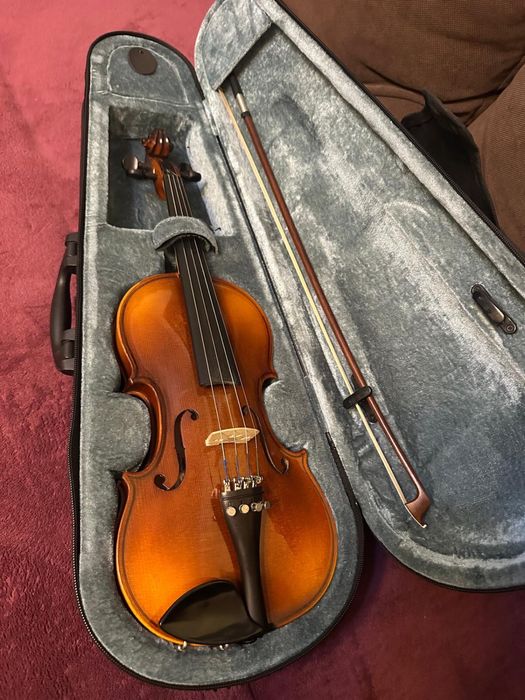 Vând vioara 1/2 Hora-în stare foarte bună