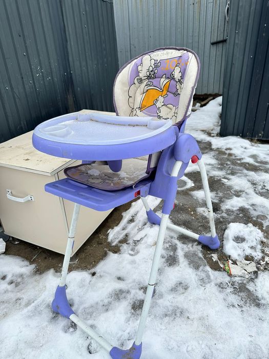 Продается коляска и кормящий столик