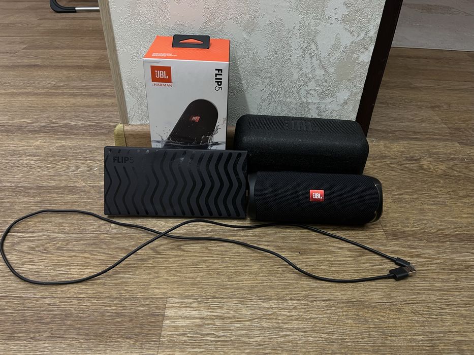 Продам колонку jbl в хорошем состояний