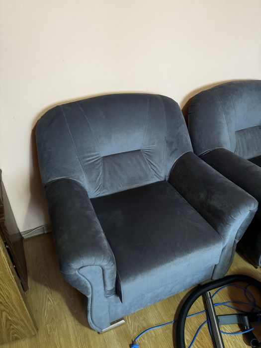 Se vinde set canapea + fotolii